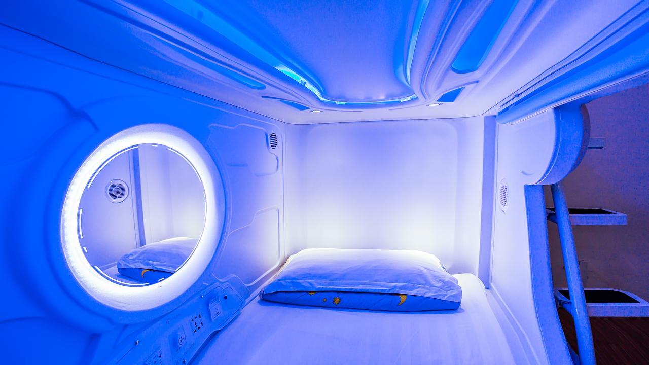 Single Space Pod Mixed Dormitory