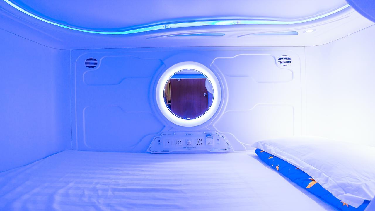 Single Space Pod Mixed Dormitory