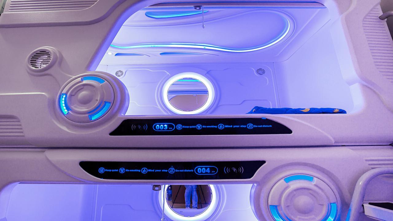 Single Space Pod Mixed Dormitory