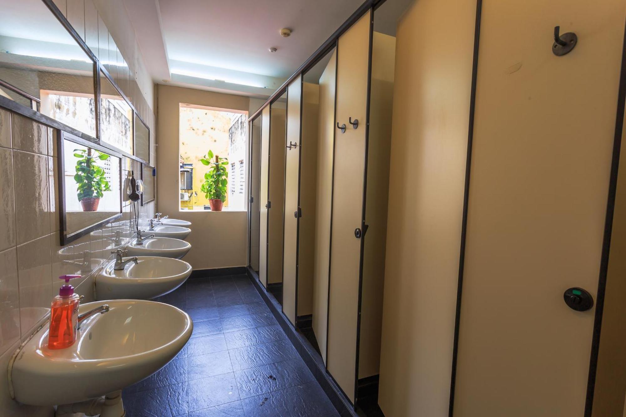 2 Beds 10-Bed Dormitory Room