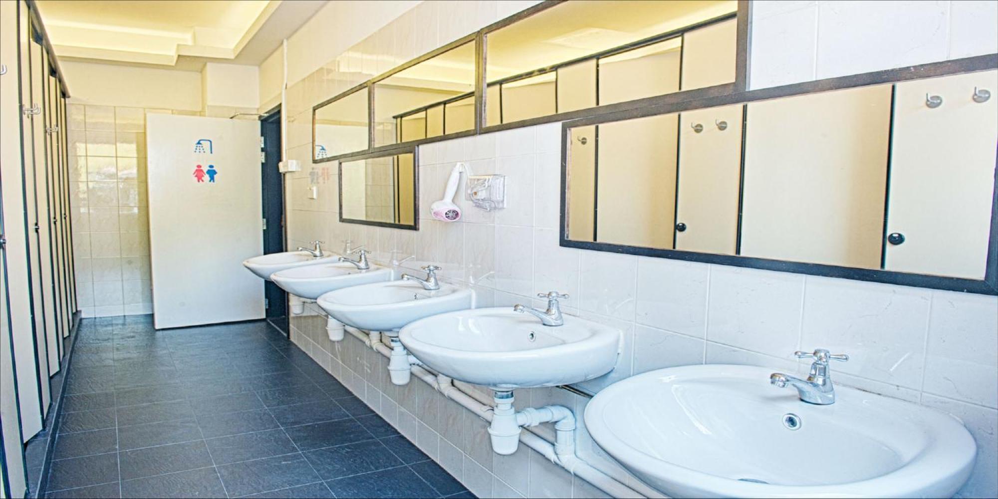 1 Bed 10-Bed Dormitory Room
