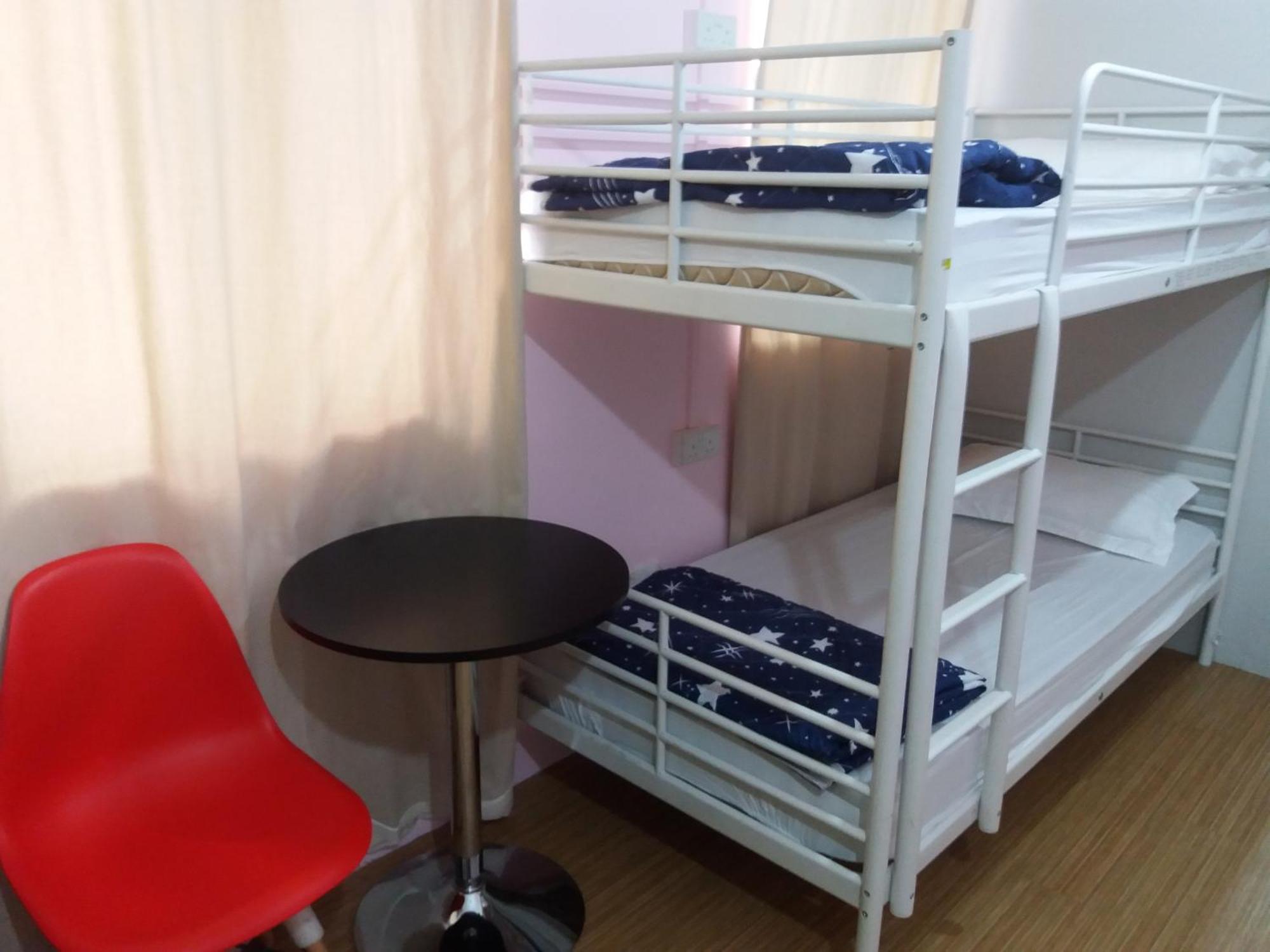 Family Room 6 Beds